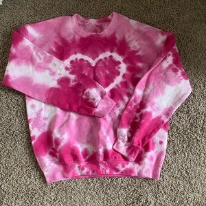 URBAN PINK HEART CREWNECK